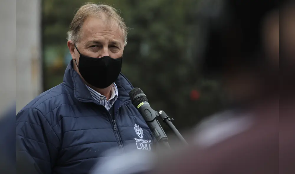 Jorge Muñoz habría abandonado sesión de concejo donde se trataría el caso del niño de dos años que cayó al pozo en Cercado de Lima / Creditos: Archivo La República Jorge Muñoz habría abandonado sesión de concejo donde se trataría el caso del niño de dos años que cayó al pozo en Cercado de Lima / Creditos: Archivo La República