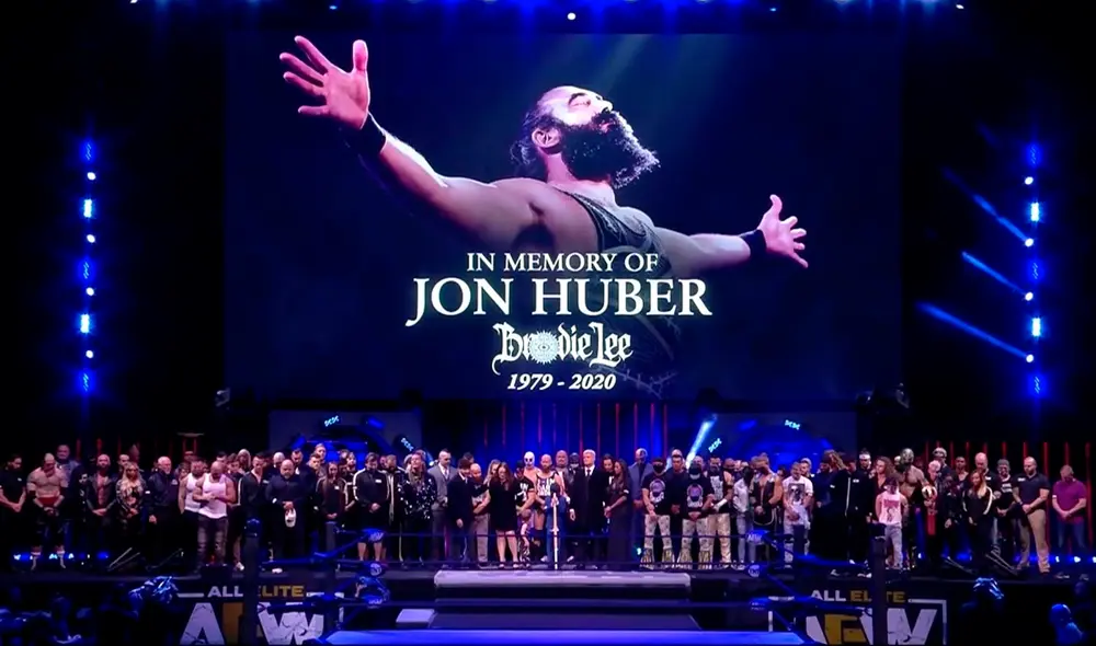 Roster de AEW homenajeó a Brodie Lee en Dynamite. Foto: captura de AEW