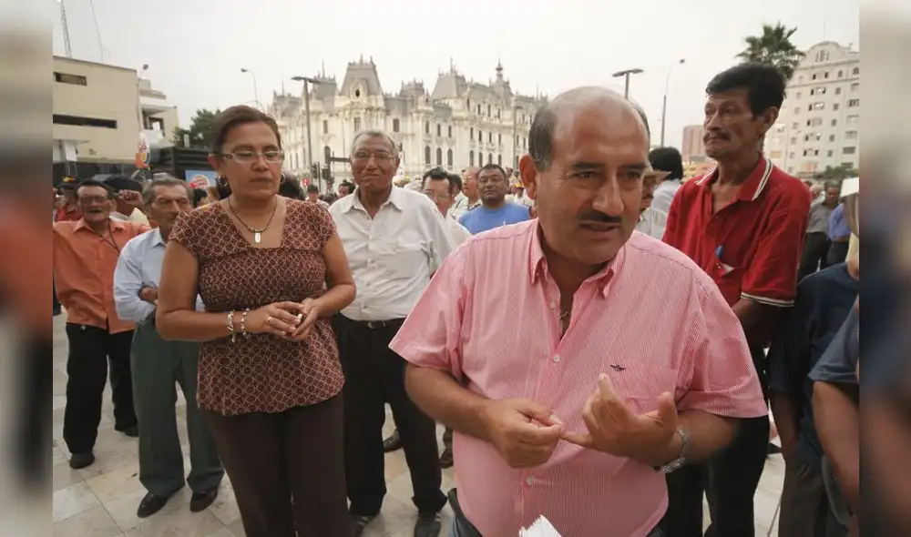 Facción de fonavistas denuncia maniobras para inscripción de Cornejo Facción de fonavistas denuncia maniobras para inscripción de Cornejo