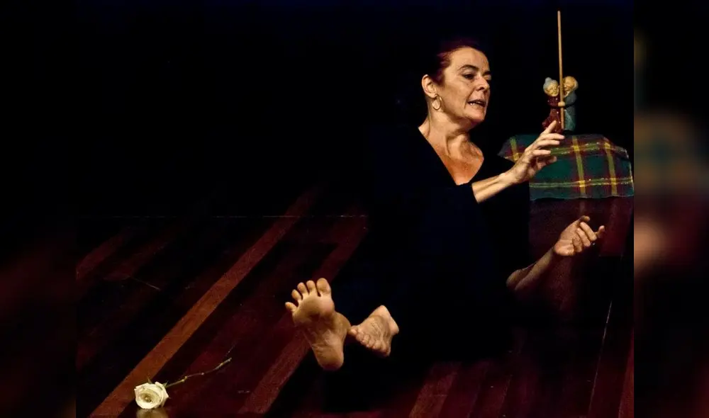 ESCENA. Actriz Ana Woolf.