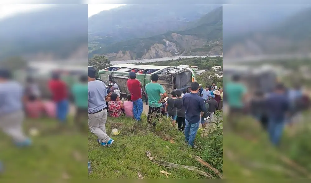 Accidente. Bus rodó al fondo de un abismo de 30 metros. Accidente. Bus rodó al fondo de un abismo de 30 metros.