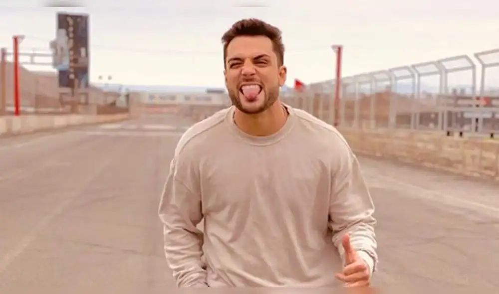 Magaly Medina exhibe mensaje que vincularía a modelo Angie Arizaga y Nicola Porcella 