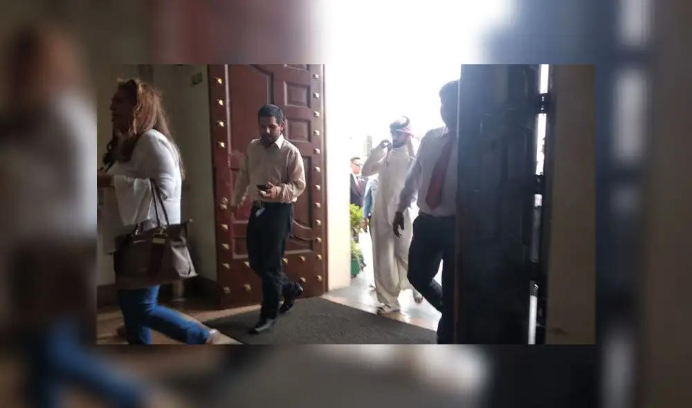 Yaqoob Mubarak prometió que nunca dejaría de ayudar a los peruanos, pues considera que son personas de buen corazón. Yaqoob Mubarak prometió que nunca dejaría de ayudar a los peruanos, pues considera que son personas de buen corazón.