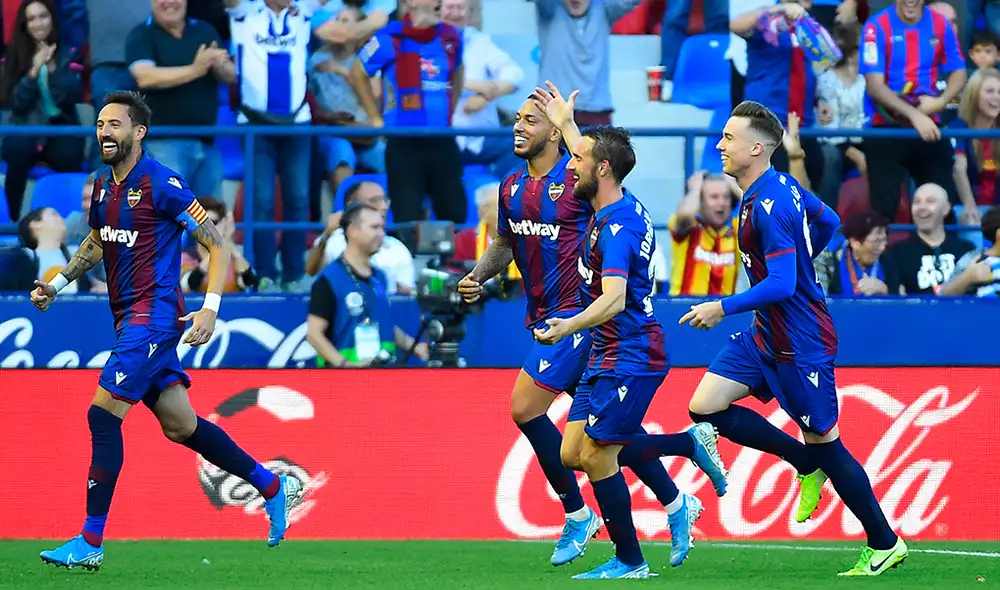 Levante le hizo 3 goles en apenas 8 minutos al Barcelona. Levante le hizo 3 goles en apenas 8 minutos al Barcelona.