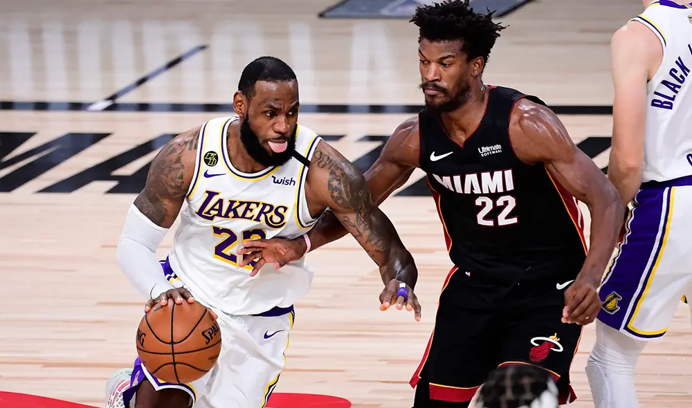 Los Angeles Lakers y Miami Heat se enfrentan en el tercer partido de las Finales de la NBA. Foto: AFP Los Angeles Lakers y Miami Heat se enfrentan en el tercer partido de las Finales de la NBA. Foto: AFP