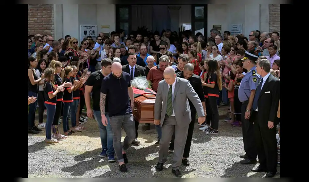 Emiliano Sala: ‘Nala’, su mascota aparece en el velatorio para despedirse [FOTOS]