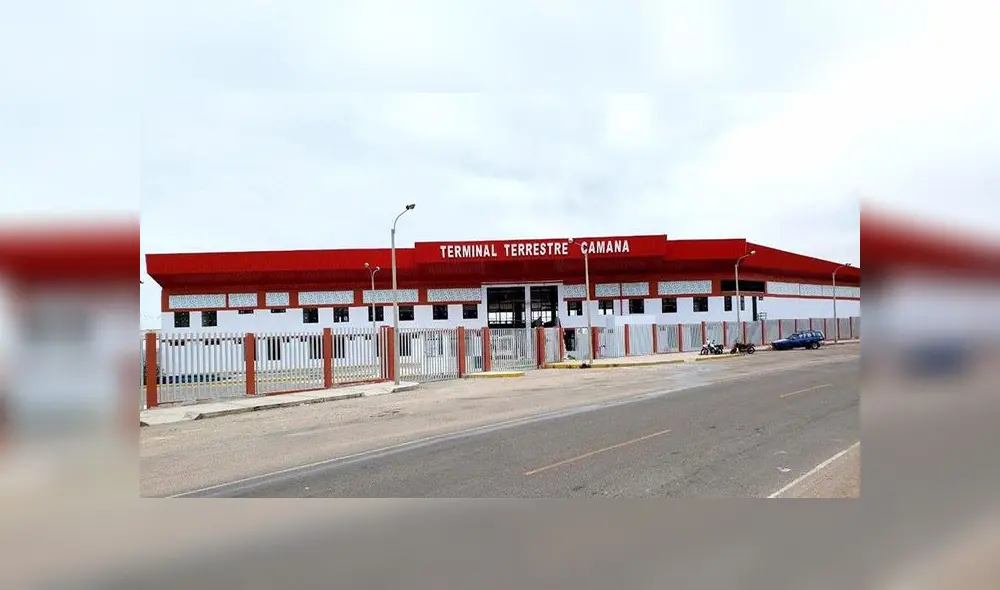 Terminal de Camaná no era usado desde su entrega el 2019. Este semana iniciaron su limpieza. Terminal de Camaná no era usado desde su entrega el 2019. Este semana iniciaron su limpieza.