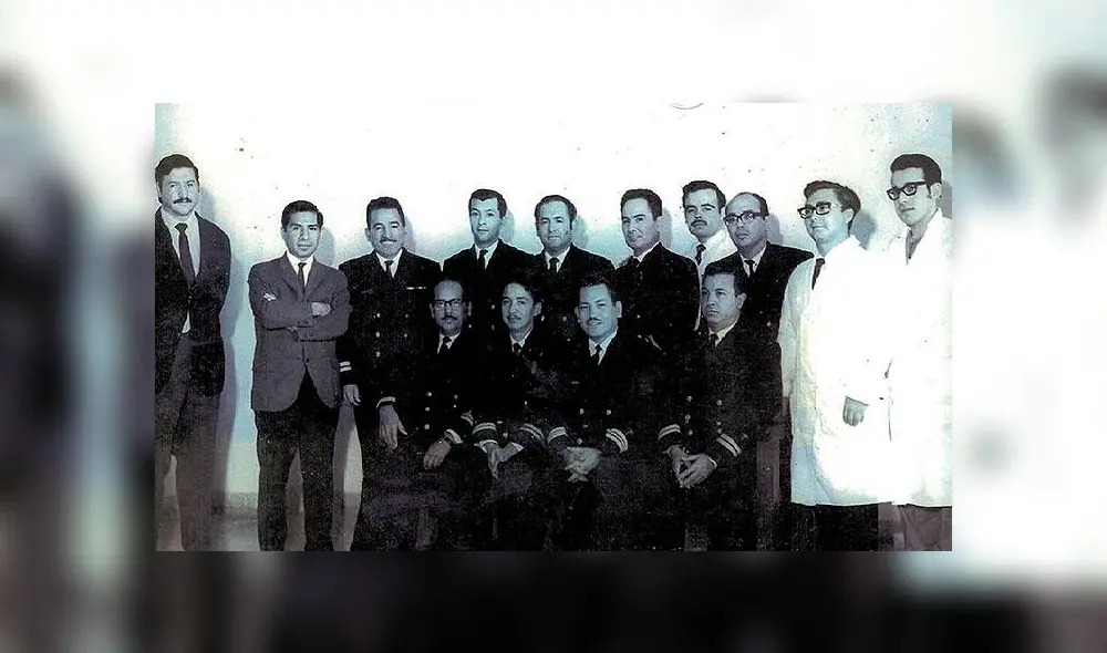 Equipo médico naval.
