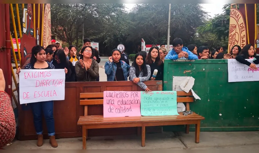 Estudiantes esperan acepten sus propuestas. Estudiantes esperan acepten sus propuestas.