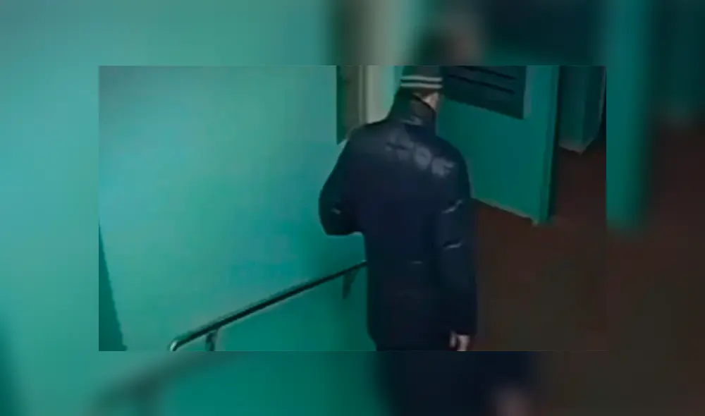 El hombre siguió a la menor hasta el edificio donde vivía. Fuente: captura de pantalla. El hombre siguió a la menor hasta el edificio donde vivía. Fuente: captura de pantalla.
