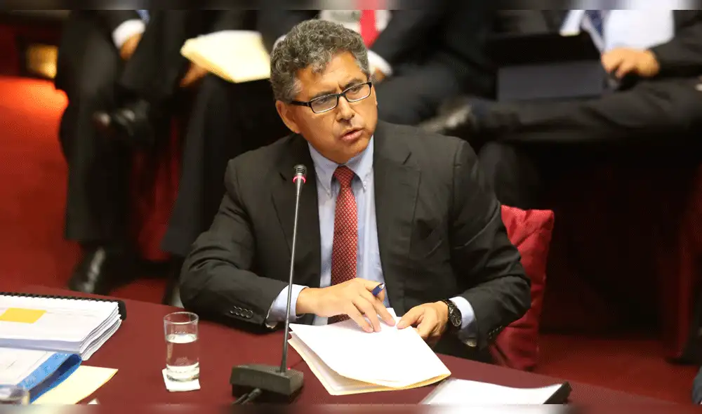 Esposo de Úrsula Letona avaló informe que favoreció a Odebrecht Esposo de Úrsula Letona avaló informe que favoreció a Odebrecht