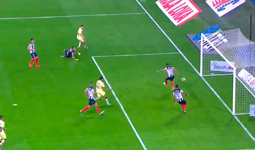 Autogol de Carlos Rodríguez en el América vs. Monterrey por la Liga MX. | Foto: Fox Sports 2