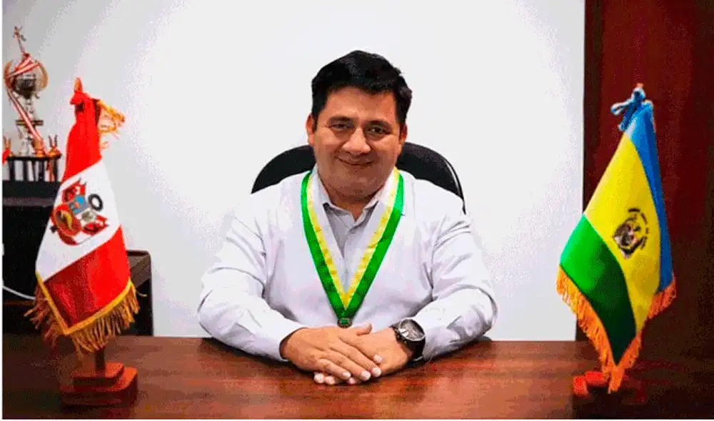 El alcalde ferry Torres afirmó que canceló sueldos, pero no gratificación por Fiestas Patrias. El alcalde ferry Torres afirmó que canceló sueldos, pero no gratificación por Fiestas Patrias.