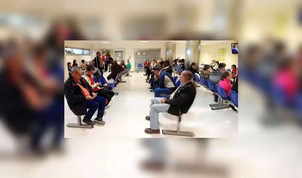 Los aumentos de pacientes infectados por COVID-19 han abarrotado los Centros de salud en España.