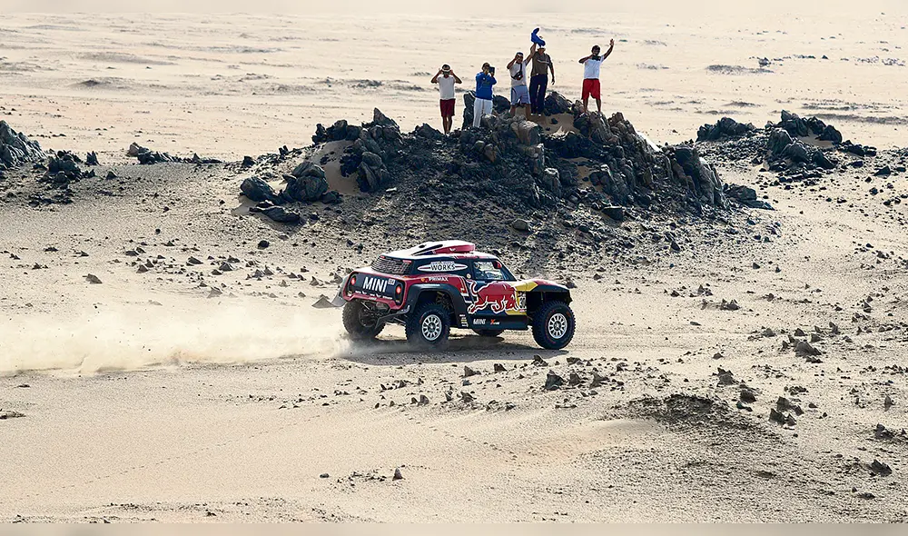 Dakar: Nicolás Fuchs domina las dunas