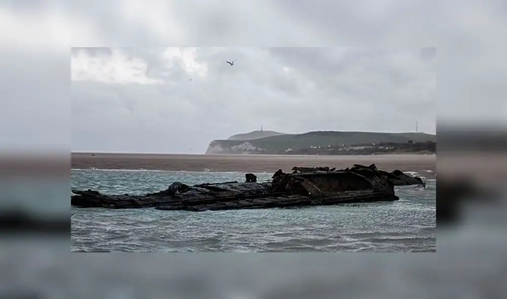 Hallan varado un submarino de guerra de hace 100 años en las costas de Francia [VIDEO]