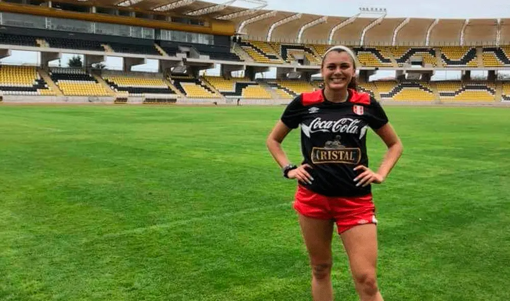 Claudia Cagnina se convirtió en la primera futbolista convocada en una selección peruana que juega en la Champions League Femenina. Claudia Cagnina se convirtió en la primera futbolista convocada en una selección peruana que juega en la Champions League Femenina.