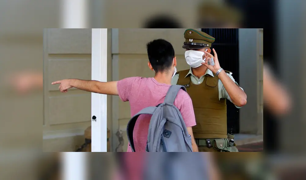 Hombre tose en la cara a policía tras ser arrestado por violencia de género. Foto: 24 Horas Hombre tose en la cara a policía tras ser arrestado por violencia de género. Foto: 24 Horas