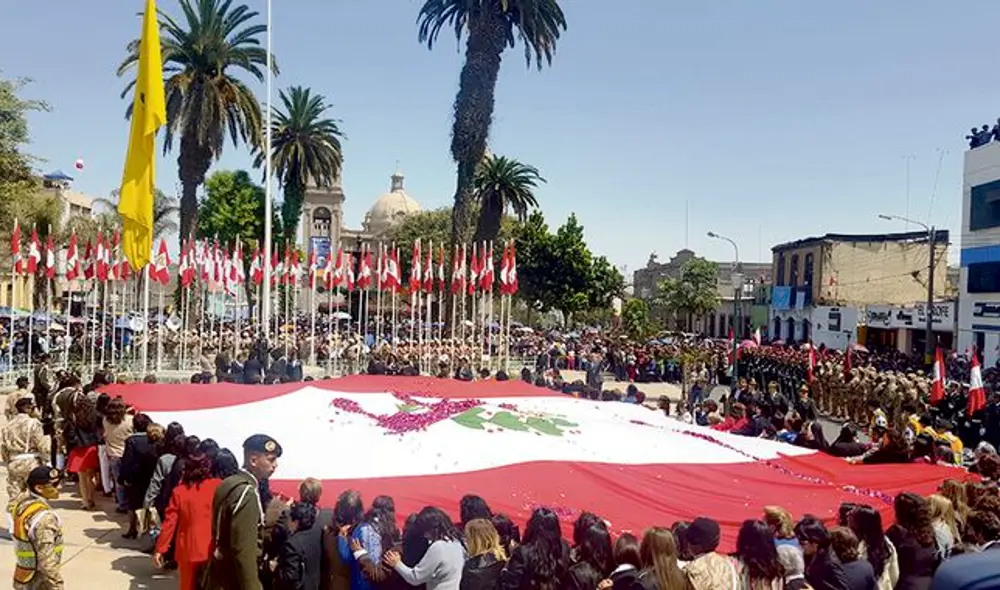 Solo las mujeres se encargaban de llevar la bandera. Foto: Archivo. Solo las mujeres se encargaban de llevar la bandera. Foto: Archivo.