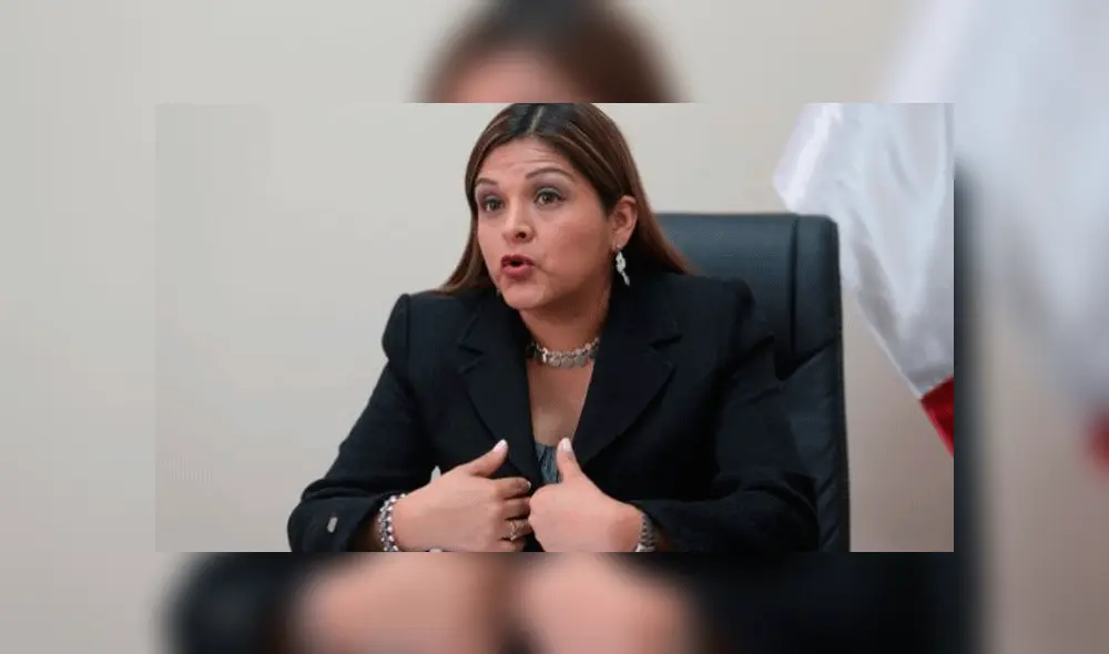 Twitter: Congresista Karina Beteta vuelve a errar en una operación matemática y le llueven burlas [FOTO]