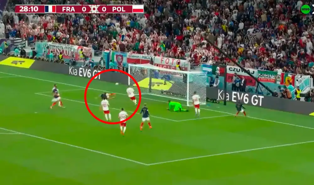 Olivier Giroud desperdició una gran oportunidad para abrir el marcador. Foto: captura/DirecTV Sports