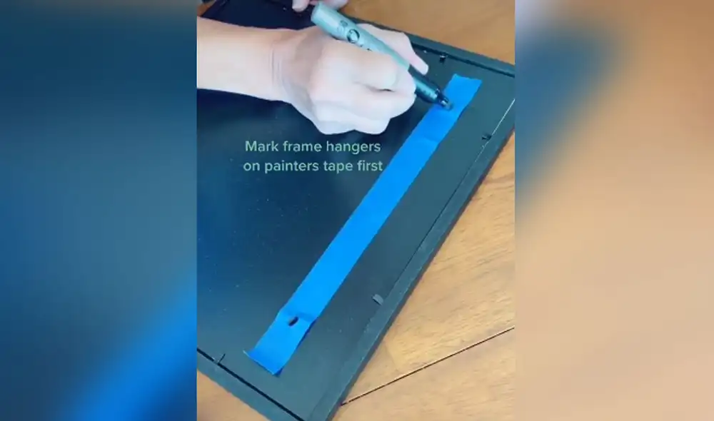 La usuaria enseñó paso a paso, cómo colocar un cuadro en la pared y que este se mantenga nivelado. Foto: TikTok