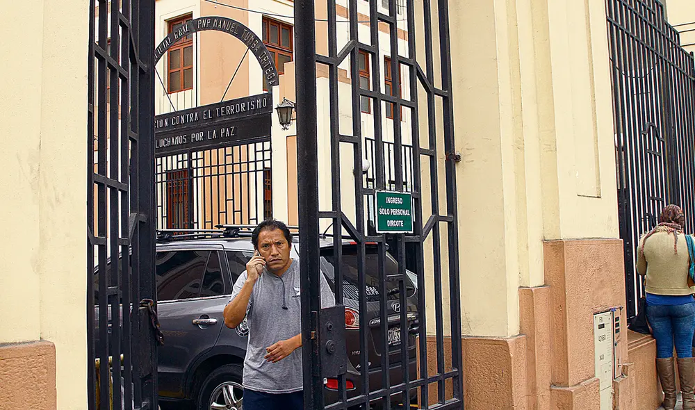 En las oficinas. Entre el 11 y el 12 de agosto equipos de inspección policial intervinieron en las oficinas de la Dircote. Foto: Virgilio Grajeda / La República