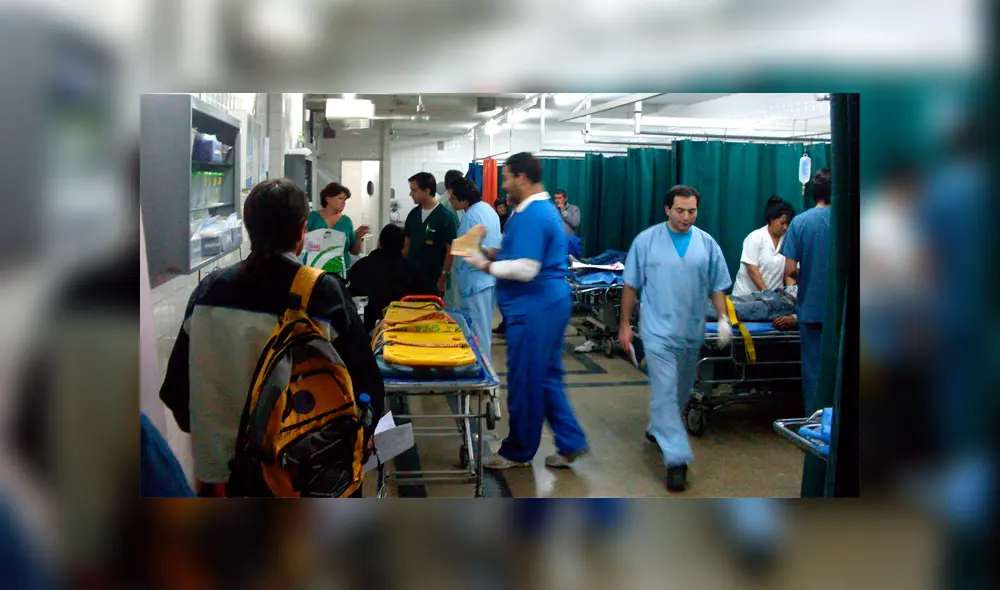 Hombre se incrusta un palo de madera en el recto mientras realizaba tareas domésticas