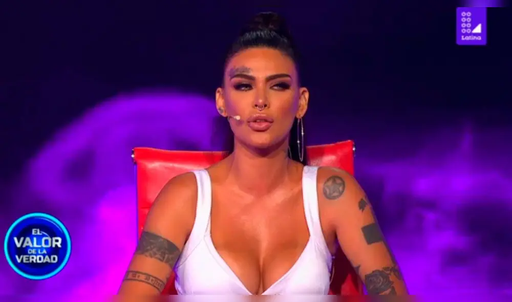 Critican a Farfán por oferta que le hizo a Beto Ortiz para silenciarlo Critican a Farfán por oferta que le hizo a Beto Ortiz para silenciarlo