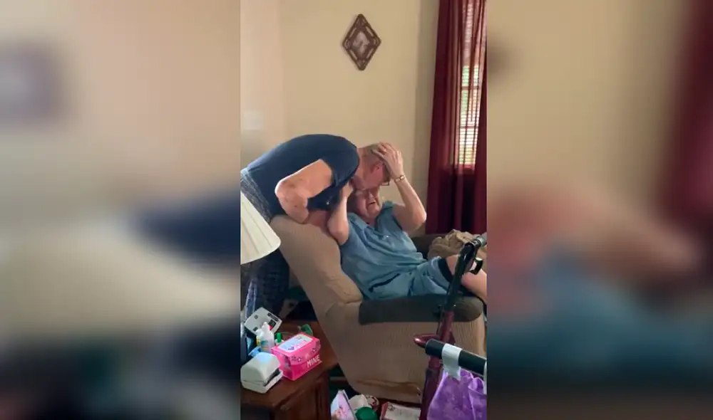 Desliza las imágenes para ver el emotivo momento del reencuentro de la pareja de esposos adultos mayores. Foto: captura de YouTube