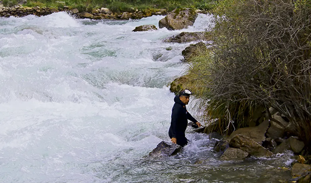 Experimentados pescadores de camarones del río Cañete también participaron en la búsqueda. Foto: Roberto Ochoa. Experimentados pescadores de camarones del río Cañete también participaron en la búsqueda. Foto: Roberto Ochoa.
