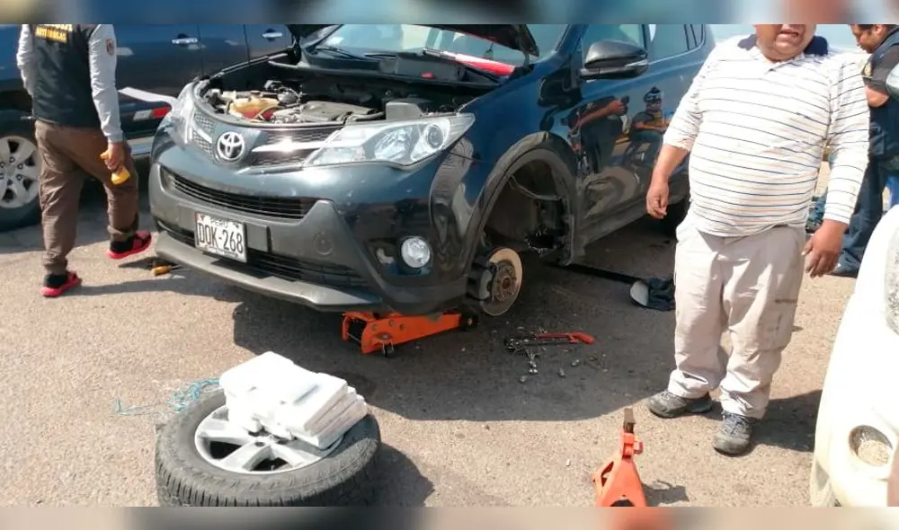 La droga, proveniente de Huancayo, fue camuflada en la carrocería del vehículo. La droga, proveniente de Huancayo, fue camuflada en la carrocería del vehículo.