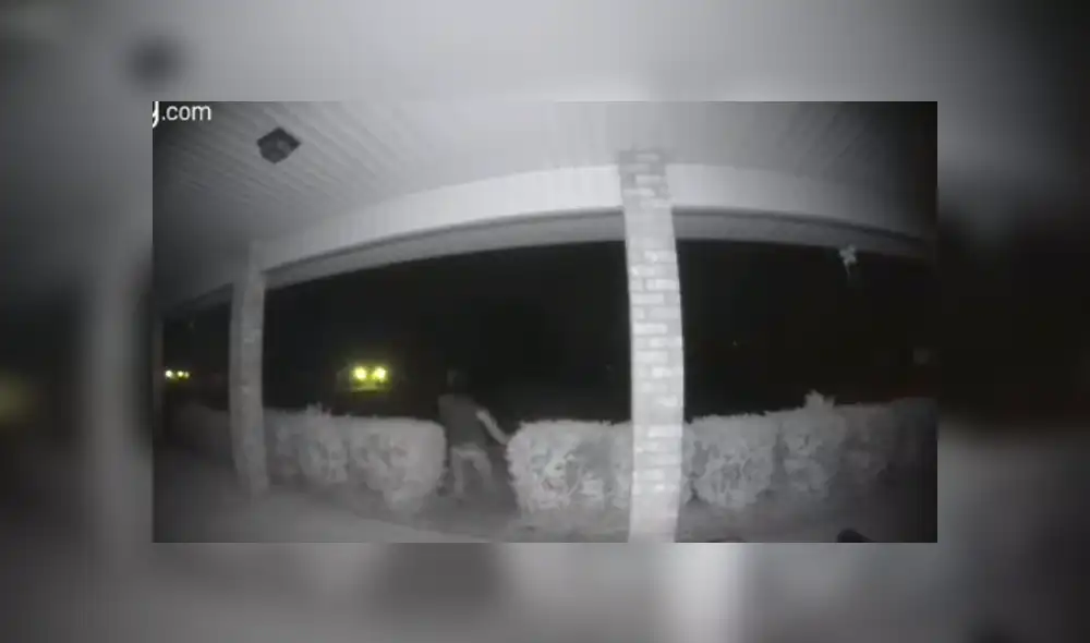 Desliza hacia la izquierda para descubrir el secreto oculto del trabajador, escena que se volvió viral en Facebook.