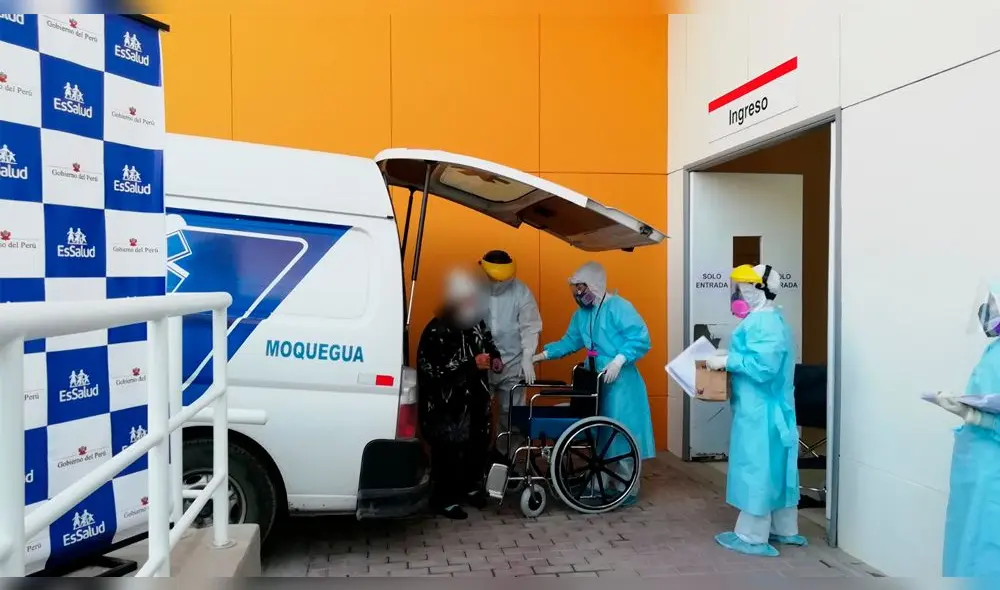 Diez pacientes fueron llevados a Hospital de Contingencia. Foto: EsSalud. Diez pacientes fueron llevados a Hospital de Contingencia. Foto: EsSalud.