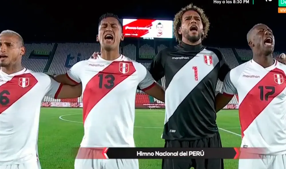Jugadores de la selección peruana entonaron con fuerza el Himno Nacional previo al partido con Paraguay. Foto: Captura de Movistar Deportes Jugadores de la selección peruana entonaron con fuerza el Himno Nacional previo al partido con Paraguay. Foto: Captura de Movistar Deportes