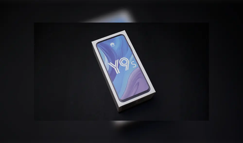 La caja en la que llega el Huawei Y9s. | Foto: Carol Larrain