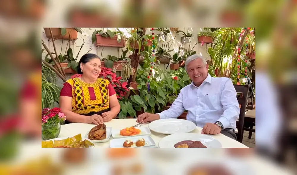 Acompañado de exquisitos potajes oaxaqueños el presidente de México sigue su vida sin medida alguna contra el COVID-19. Foto: Facebook
