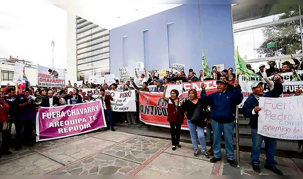 Movilizaciones no cesarán hasta que Chávarry salga del Ministerio Público [VIDEOS]