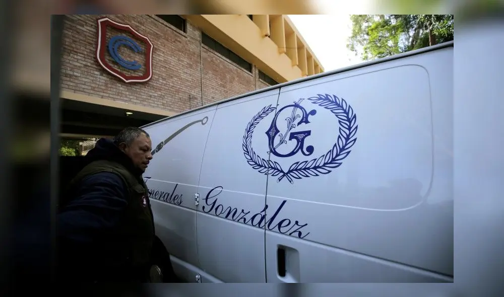 Alumnos y maestros rindieron último homenaje a maestra. (Foto: Expansión Política) Alumnos y maestros rindieron último homenaje a maestra. (Foto: Expansión Política)