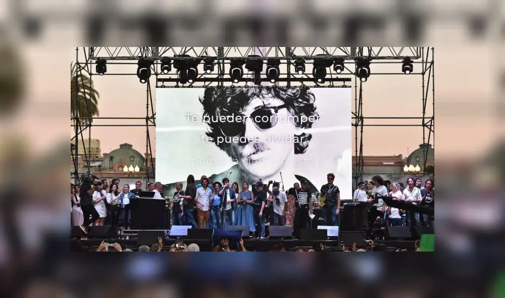 Más de 300 ciudades argentinas cantaron en simultáneo un tema de Charly García [VIDEO]