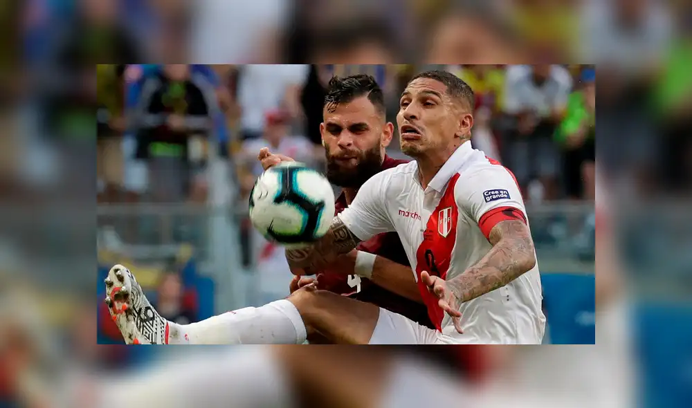 Periodista brasileño asombrado por la cantidad de camisetas con la 9 de Paolo Guerrero Periodista brasileño asombrado por la cantidad de camisetas con la 9 de Paolo Guerrero