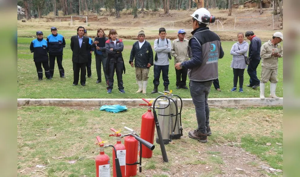 UNCP: trabajadores se capacitan en uso de extintores 
