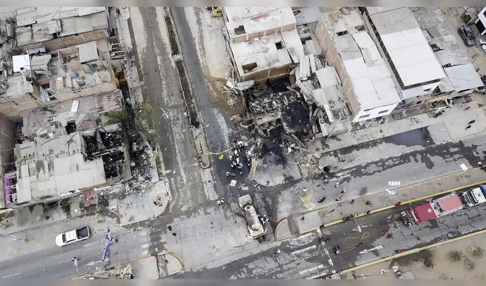 Pedro Suárez Vértiz envía respaldo a damnificado de Villa El Salvador.