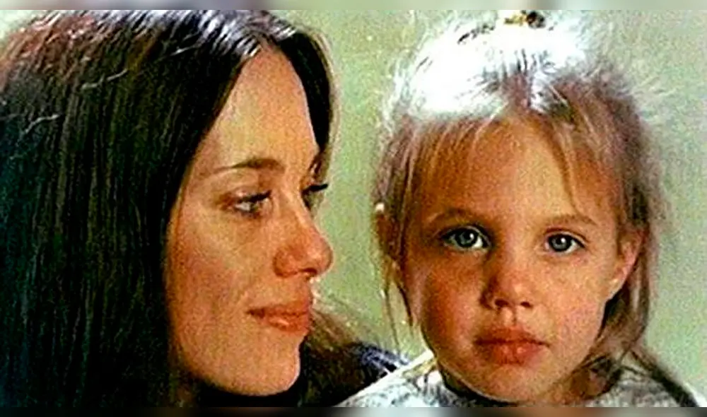 Angelina Jolie comparte desgarradora carta sobre la muerte de su madre Marcheline Bertrand en el Día de la Madre Angelina Jolie comparte desgarradora carta sobre la muerte de su madre Marcheline Bertrand en el Día de la Madre