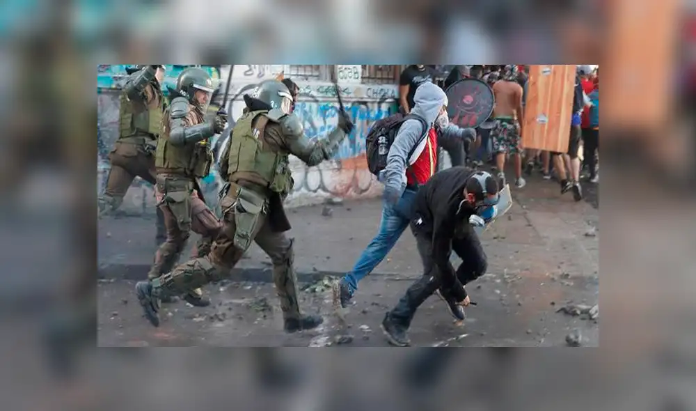 Manifestantes saquean un negocio y el dueño los atropella en venganza [VIDEO]