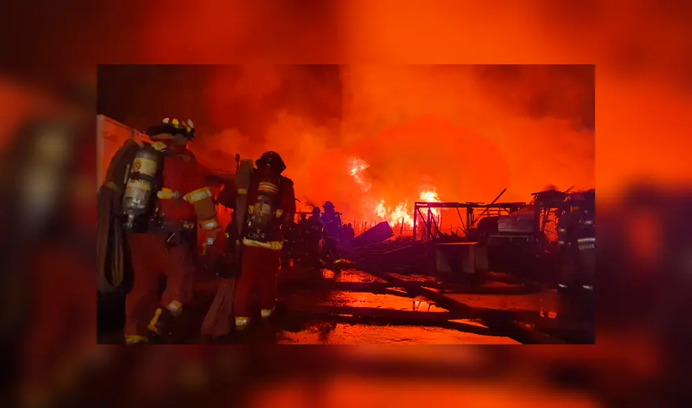 Viviendas quedaron destruidas tras incendio en jirón Callao. Foto: URPI-GLR Viviendas quedaron destruidas tras incendio en jirón Callao. Foto: URPI-GLR