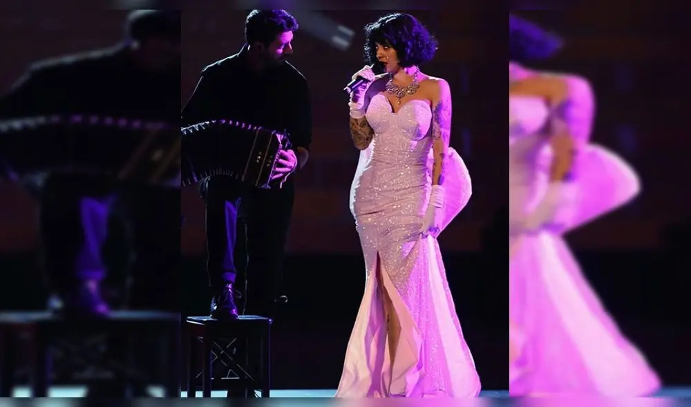 Latin Grammy: Mon Laferte muestra busto como protesta por la violencia en Chile Latin Grammy: Mon Laferte muestra busto como protesta por la violencia en Chile