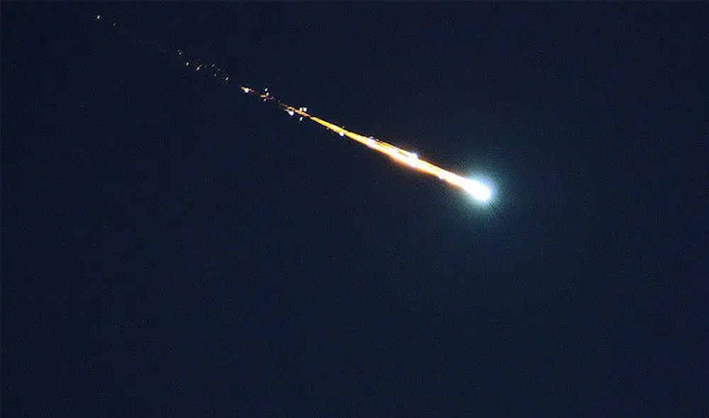 Meteoro en el cielo (cuando impacta en la superficie, se considera meteorito). Imagen: National Geographic.
