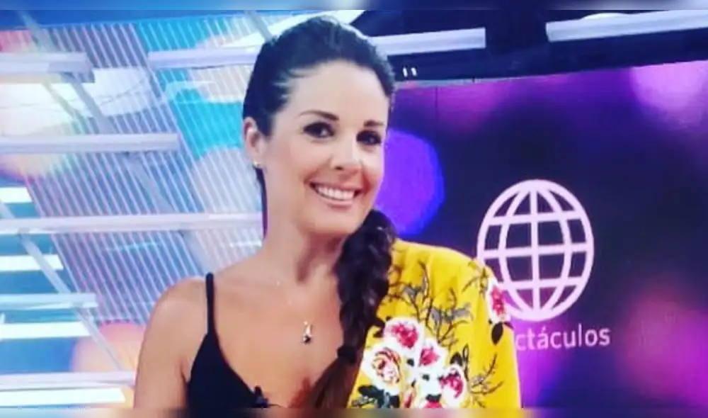 Verónica Linares termina en el suelo tras ser empujada por Rebeca Escribens