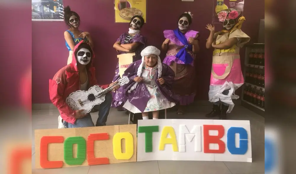 Tambo ofrece descuentos a clientes disfrazados [Fotos]